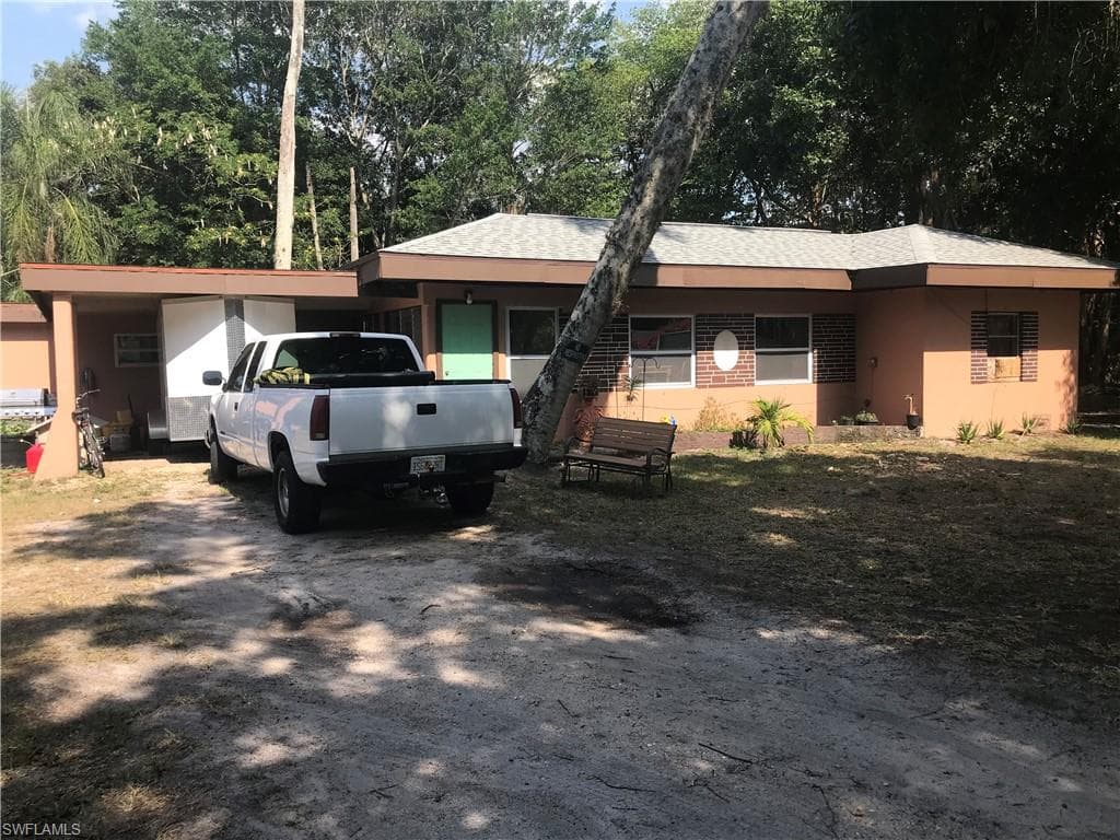 577 Lynneda AVE FORT MYERS, FL 33905