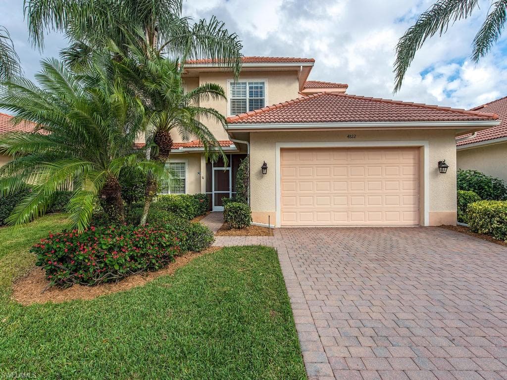 4822 Europa DR NAPLES, FL 34105