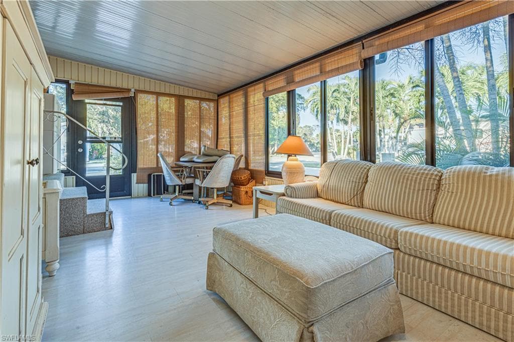 216 Cheetah DR 216 NAPLES, FL 34114