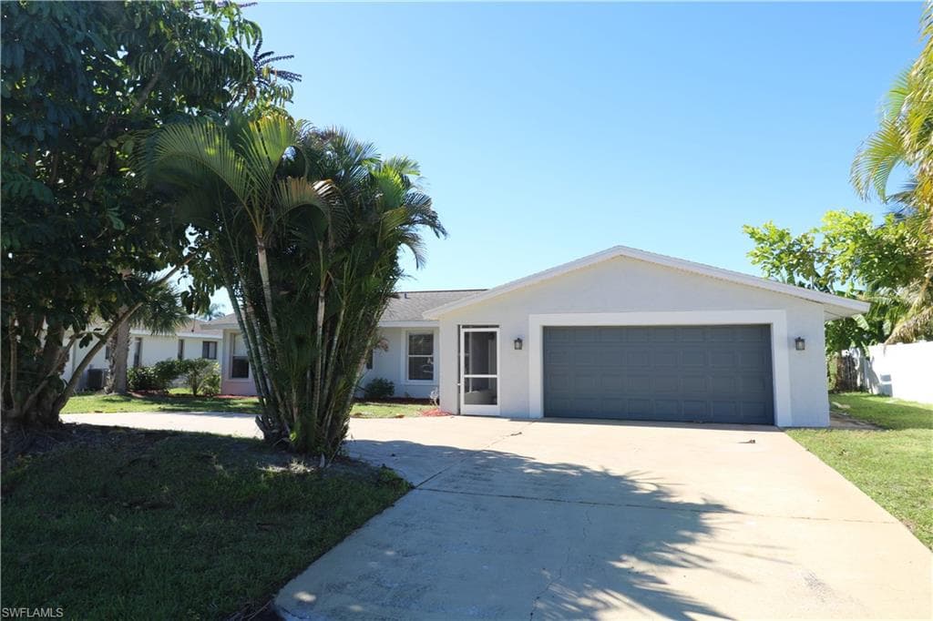 2504 SE 24th CT CAPE CORAL, FL 33904