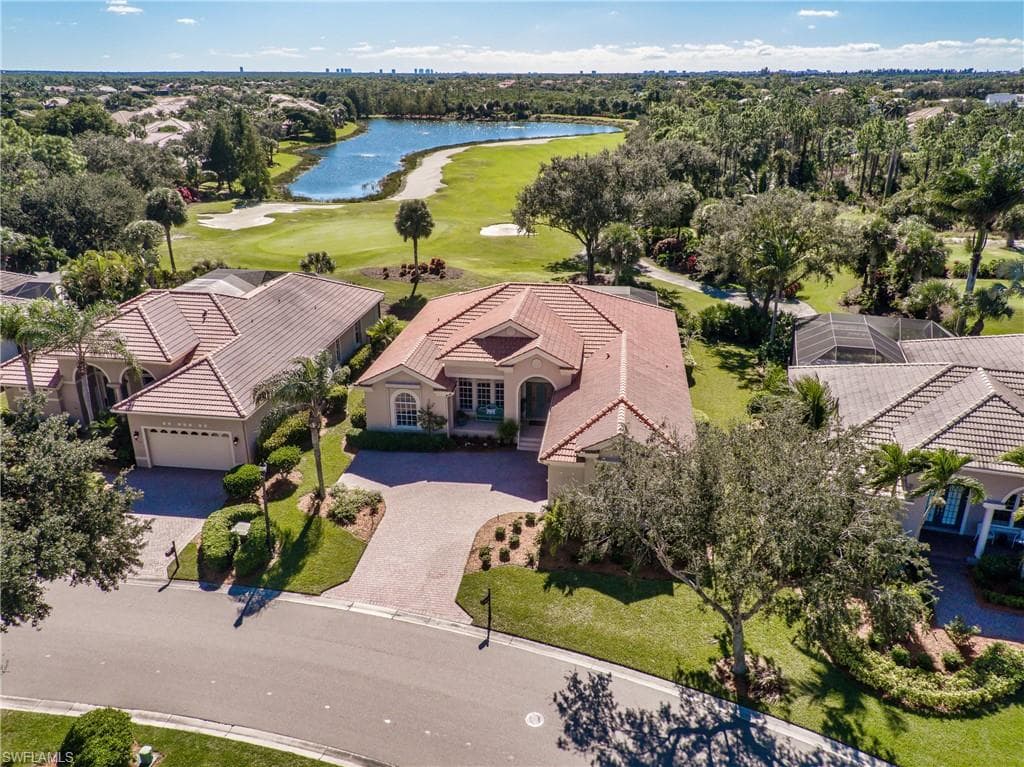 8939 Crown Colony BLVD FORT MYERS, FL 33908