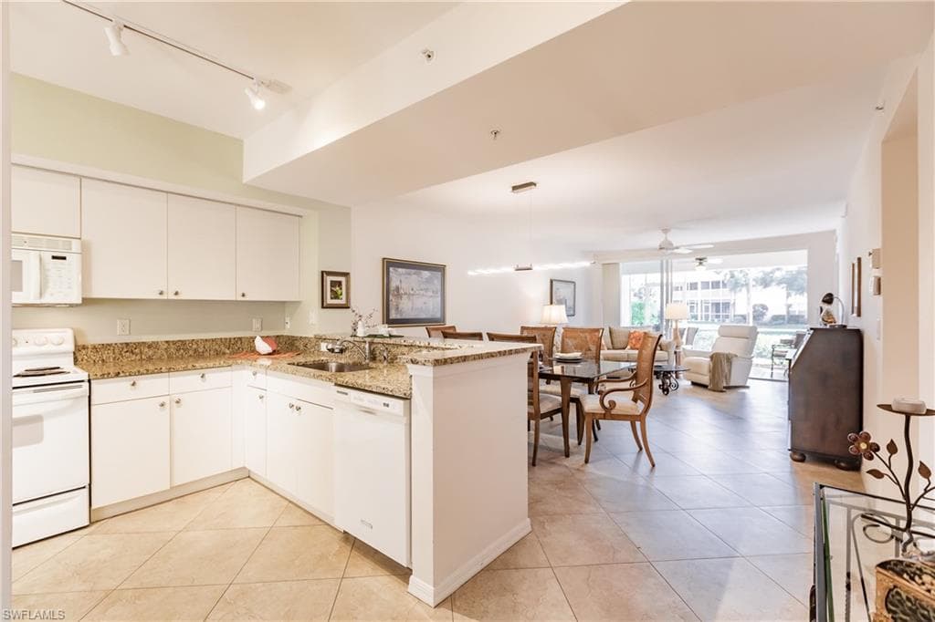 5040 Cedar Springs DR 103 NAPLES, FL 34110