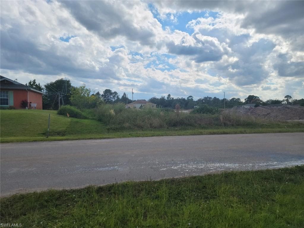 3813 34th ST SW LEHIGH ACRES, FL 33976