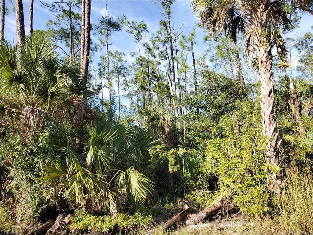 4th AVE NE NAPLES, FL 34120