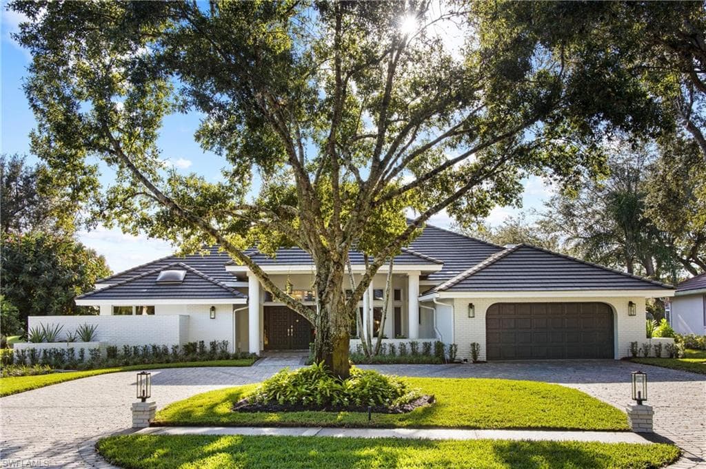 205 Monterey DR NAPLES, FL 34119