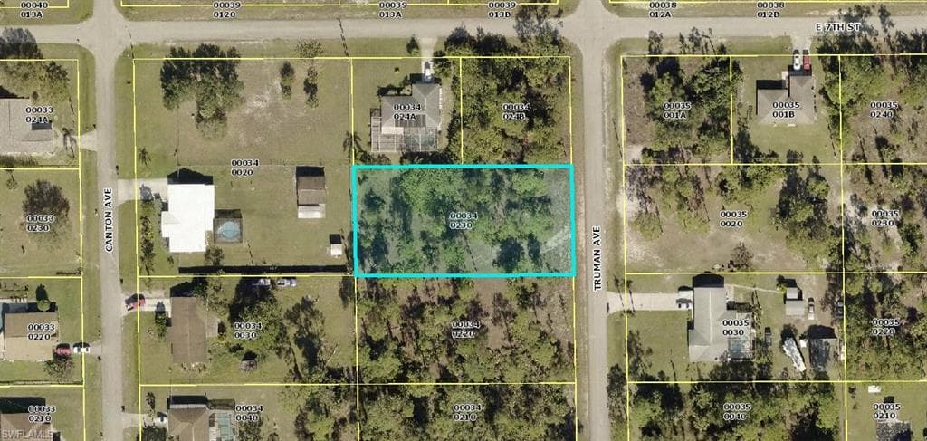 621 Truman AVE LEHIGH ACRES, FL 33972