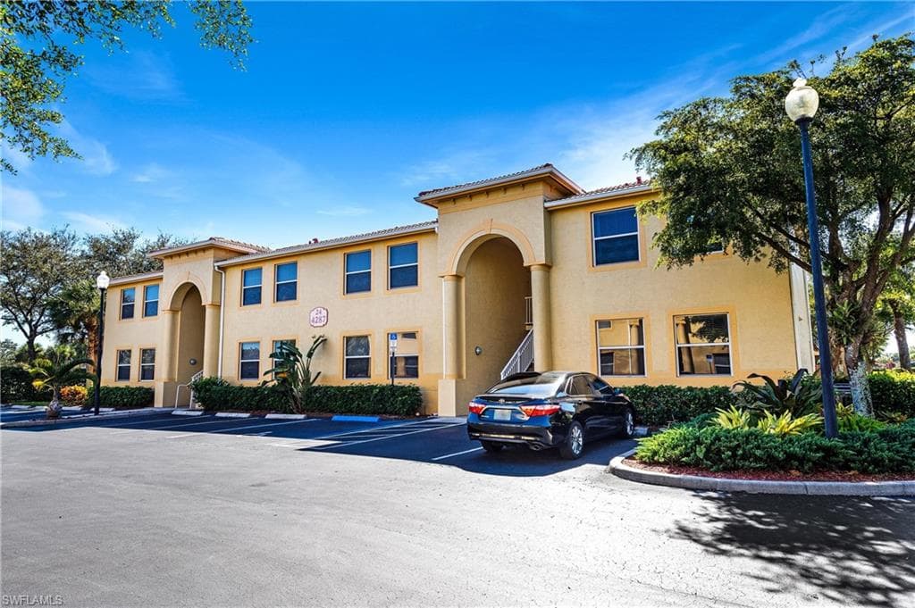 4287 Bellasol CIR 2424 FORT MYERS, FL 33916