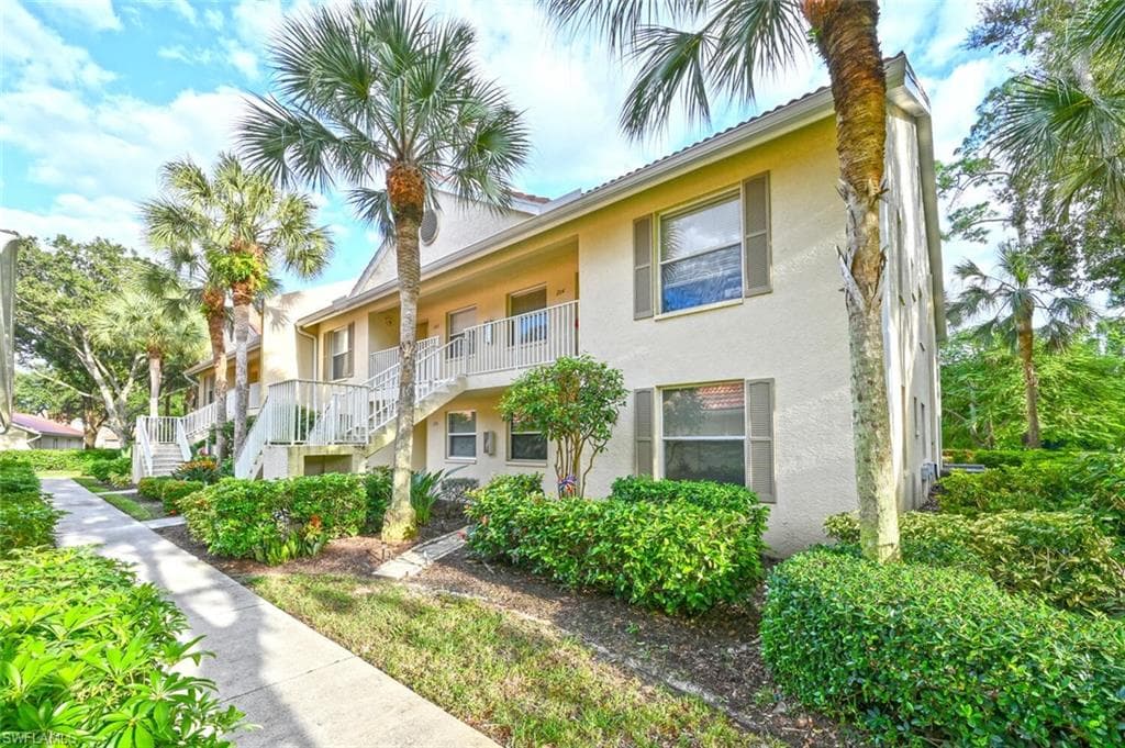 241 Robin Hood CIR 7-204 NAPLES, FL 34104