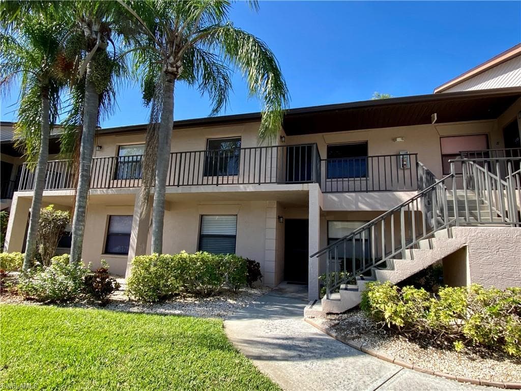 5735 Foxlake DR 3 NORTH FORT MYERS, FL 33917