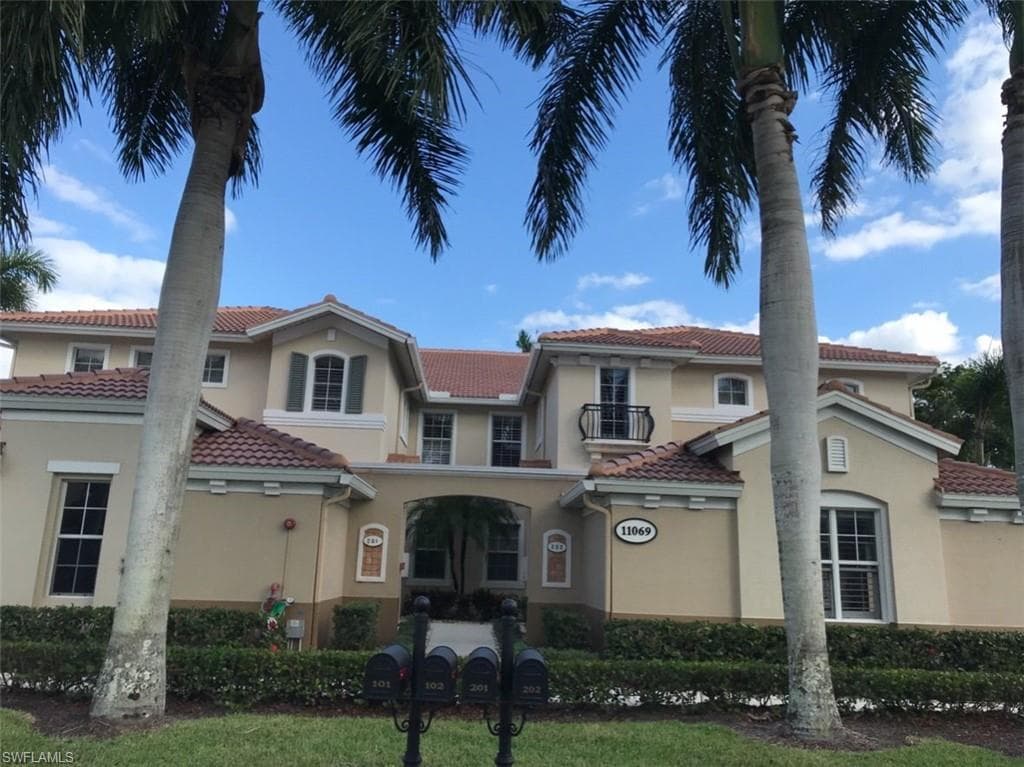 11069 Harbour Yacht CT 202 FORT MYERS, FL 33908