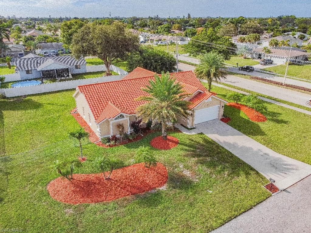 904 SE 30th LN CAPE CORAL, FL 33904