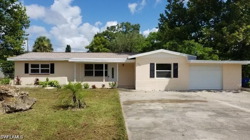 203 Leeland Heights BLVD E LEHIGH ACRES, FL 33936