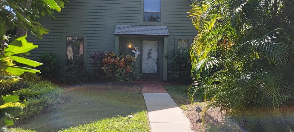 1349 Solana RD M-1 NAPLES, FL 34103