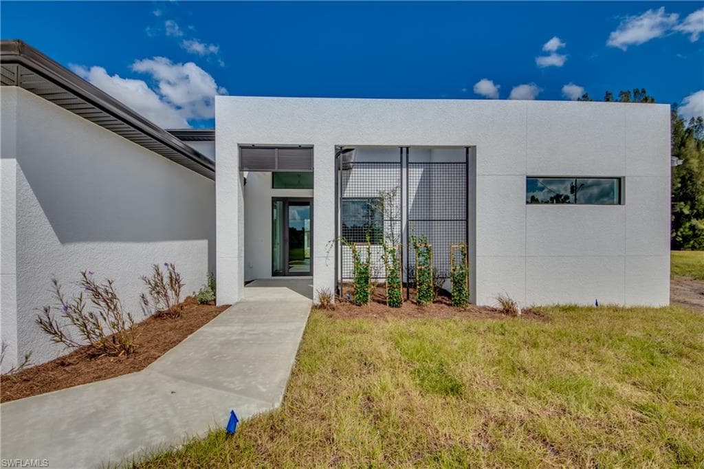 1131 NE 2nd PL CAPE CORAL, FL 33909