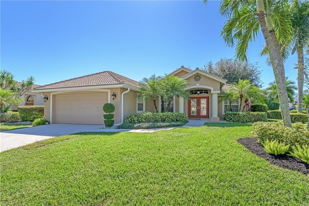 1563 Vintage LN NAPLES, FL 34104
