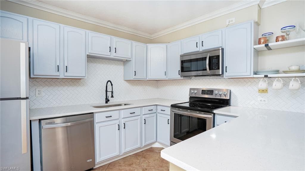 5220 Cedarbend DR 4 FORT MYERS, FL 33919