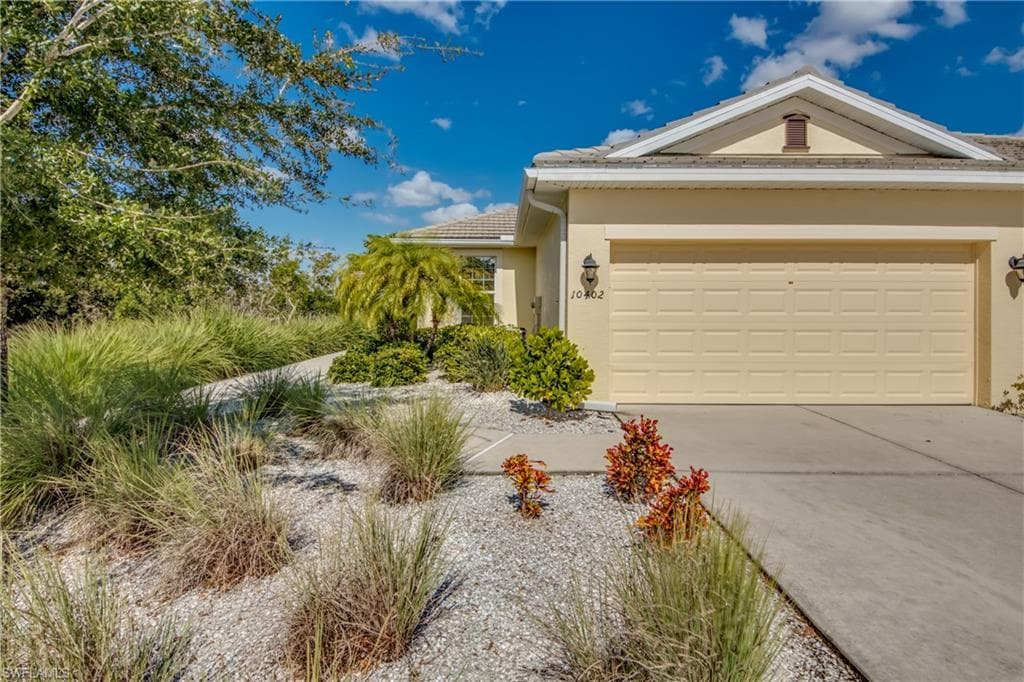 10402 Peso Del Rio DR FORT MYERS, FL 33908