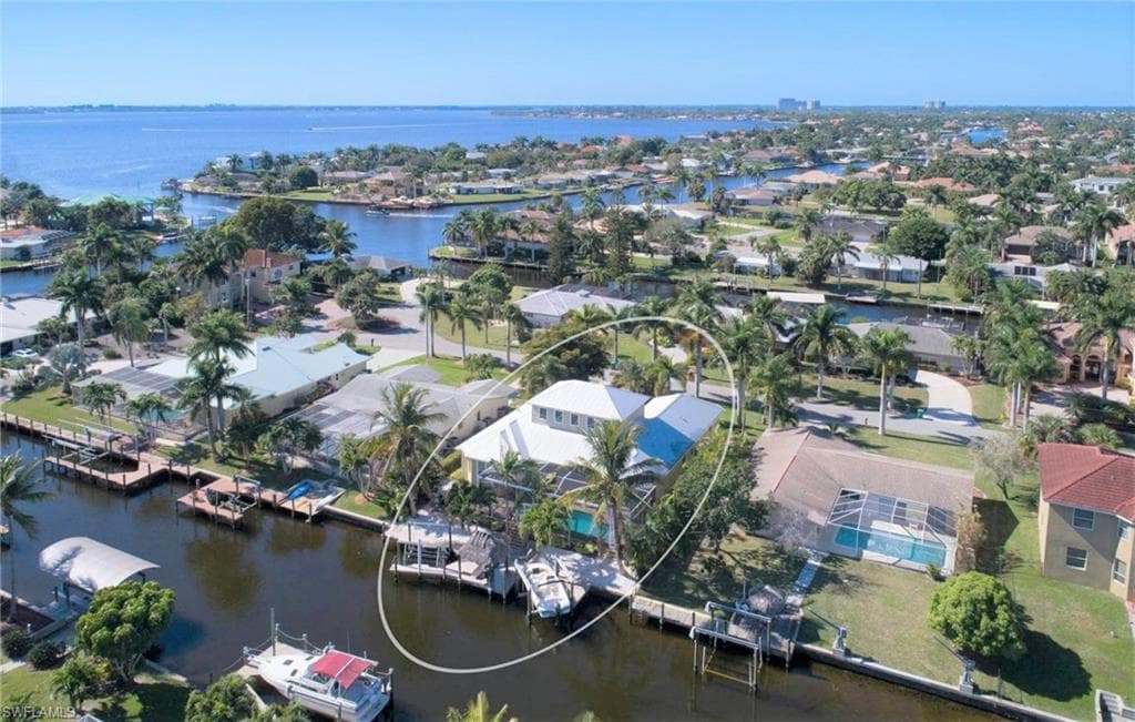 5613 Del Rio CT CAPE CORAL, FL 33904