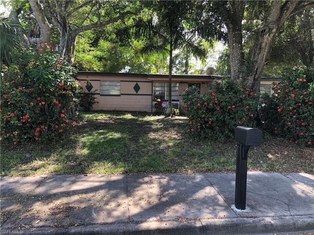 3504 Lantana ST FORT MYERS, FL 33916