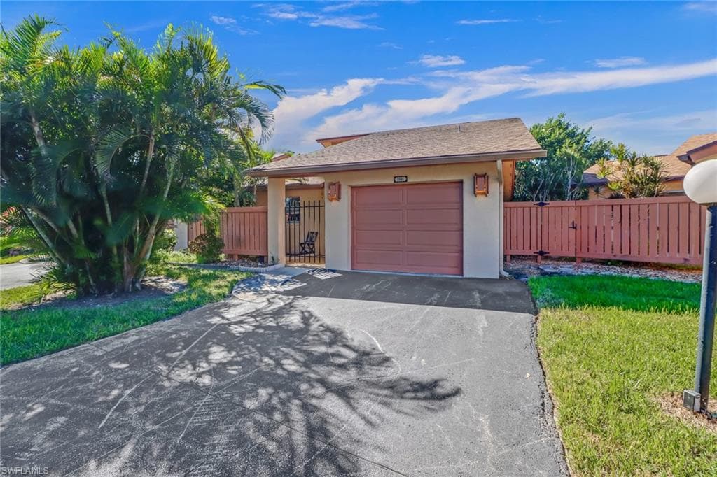 6444 Royal Woods DR FORT MYERS, FL 33908