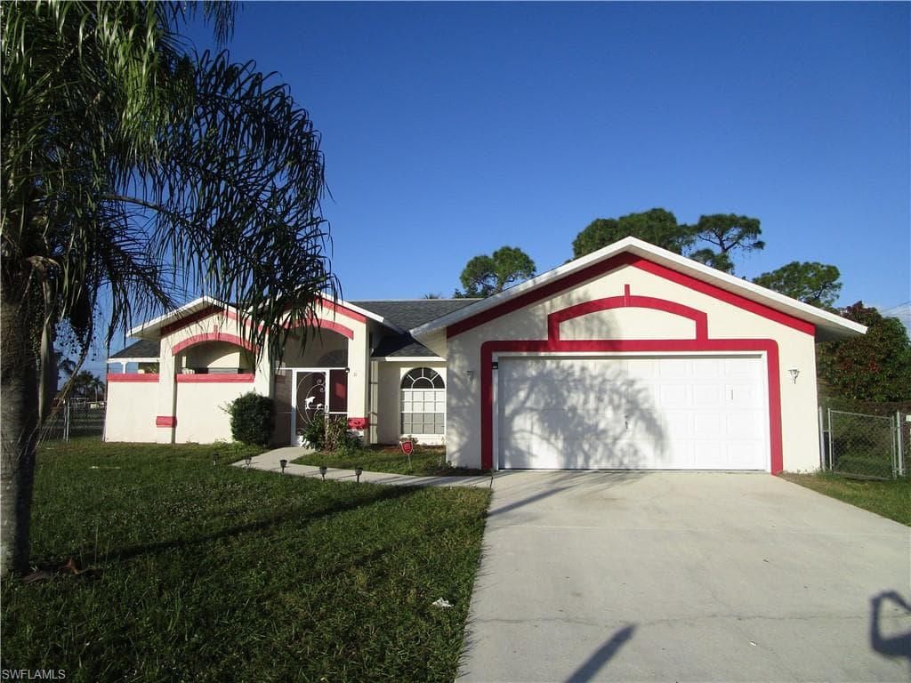 31 Greenwood AVE LEHIGH ACRES, FL 33936