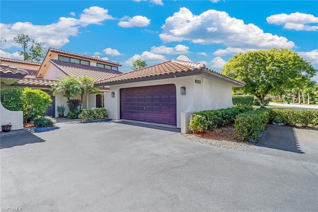 2104 Buckingham LN NAPLES, FL 34112