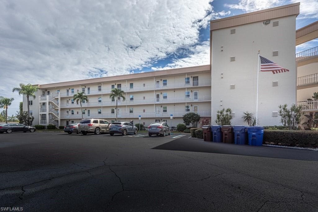 1580 Pine Valley DR 111 FORT MYERS, FL 33907