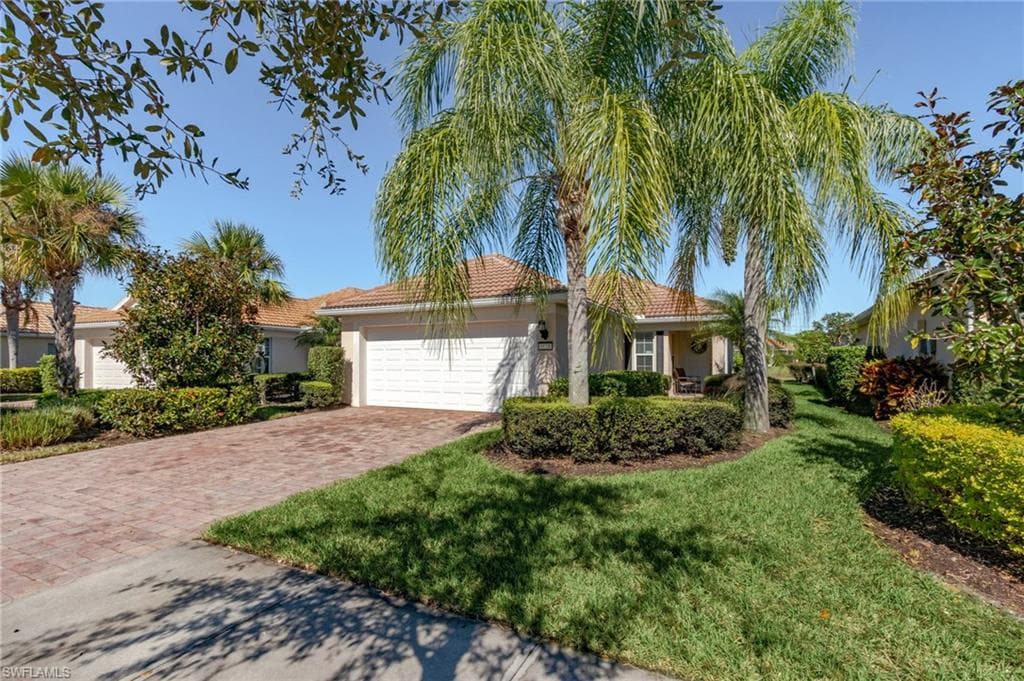 8689 Querce CT NAPLES, FL 34114