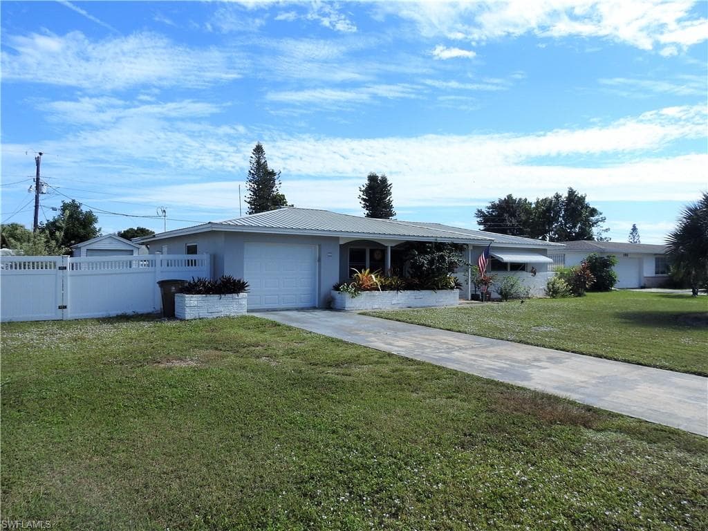 103 Maple AVE S LEHIGH ACRES, FL 33936