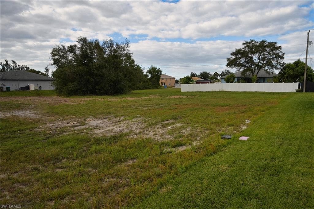 505 NW 4th TER CAPE CORAL, FL 33993