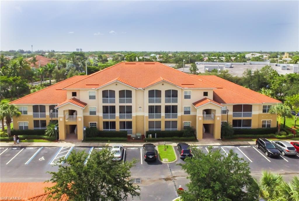 9005 Colby DR 1907 FORT MYERS, FL 33919