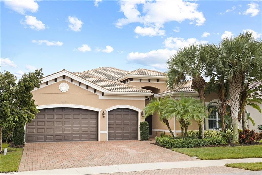 6570 Monterey PT NAPLES, FL 34105