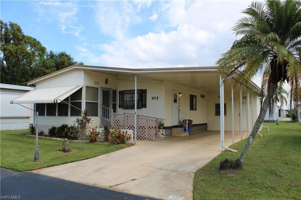 975 Restful RD NORTH FORT MYERS, FL 33917