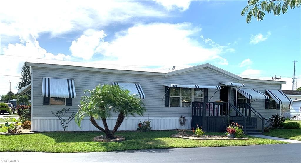 850 Winterest DR NORTH FORT MYERS, FL 33917