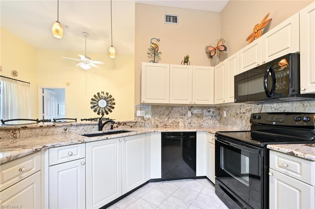 559 Beachwalk CIR U-202 NAPLES, FL 34108