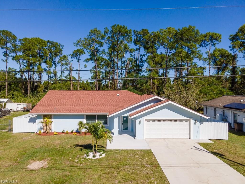 3816 3rd ST W LEHIGH ACRES, FL 33971