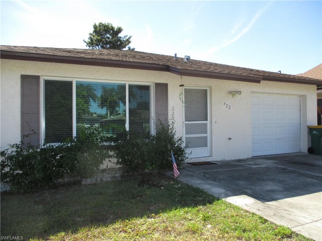 722 107th AVE N NAPLES, FL 34108
