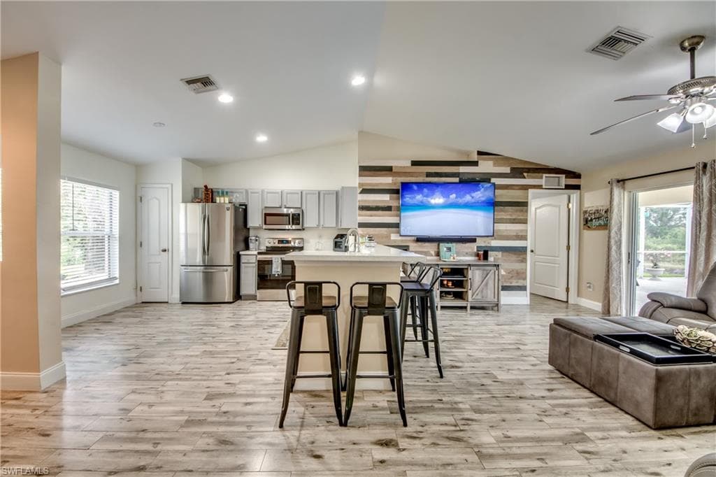 300 Petite CIR LEHIGH ACRES, FL 33974