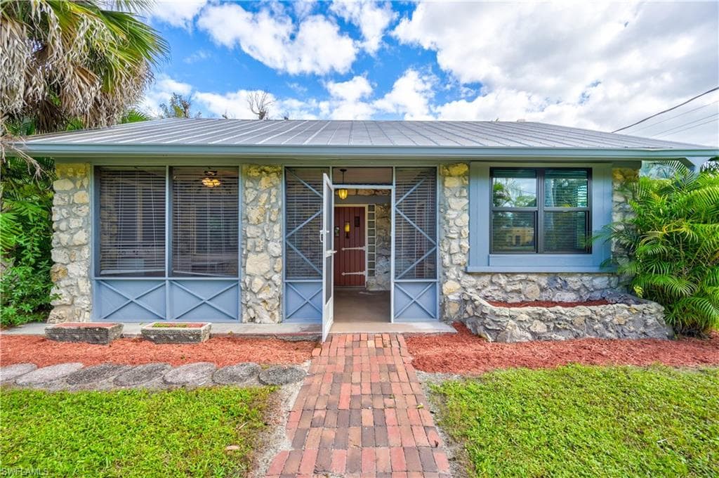 5931 Tropical DR FORT MYERS, FL 33919
