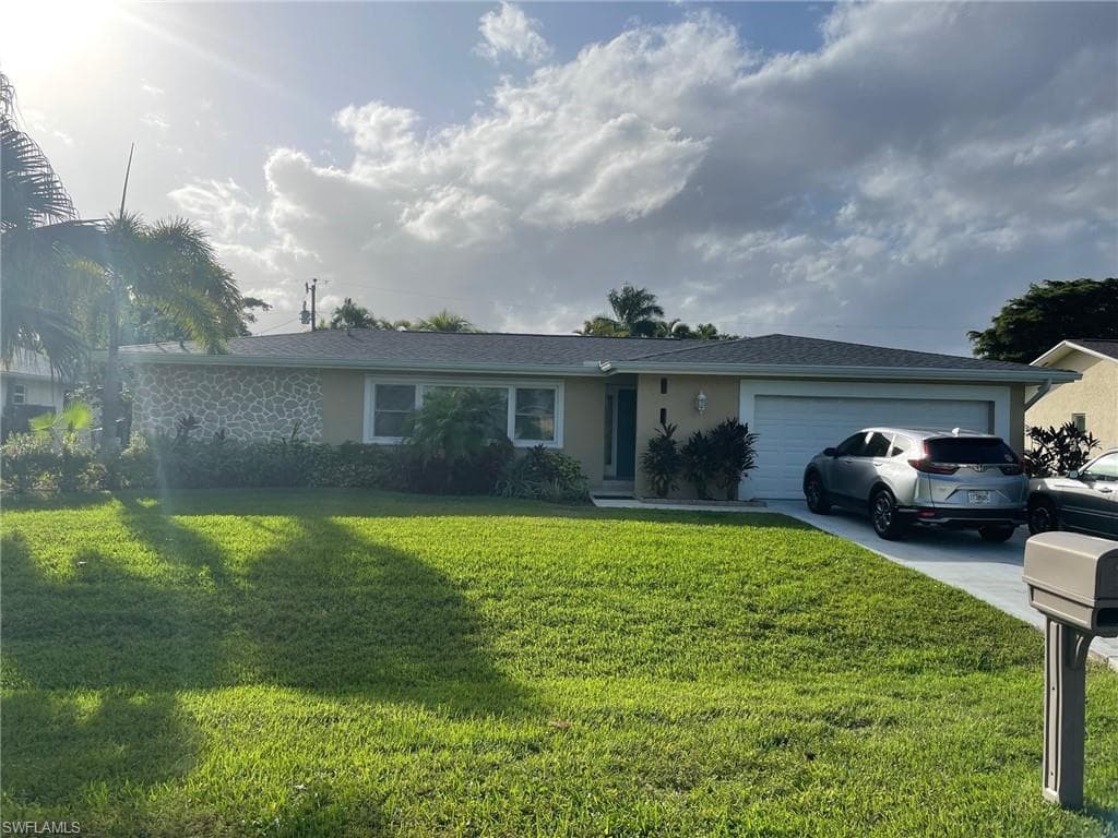 3910 SE 20th PL CAPE CORAL, FL 33904