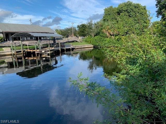 423 SW 40th TER CAPE CORAL, FL 33914