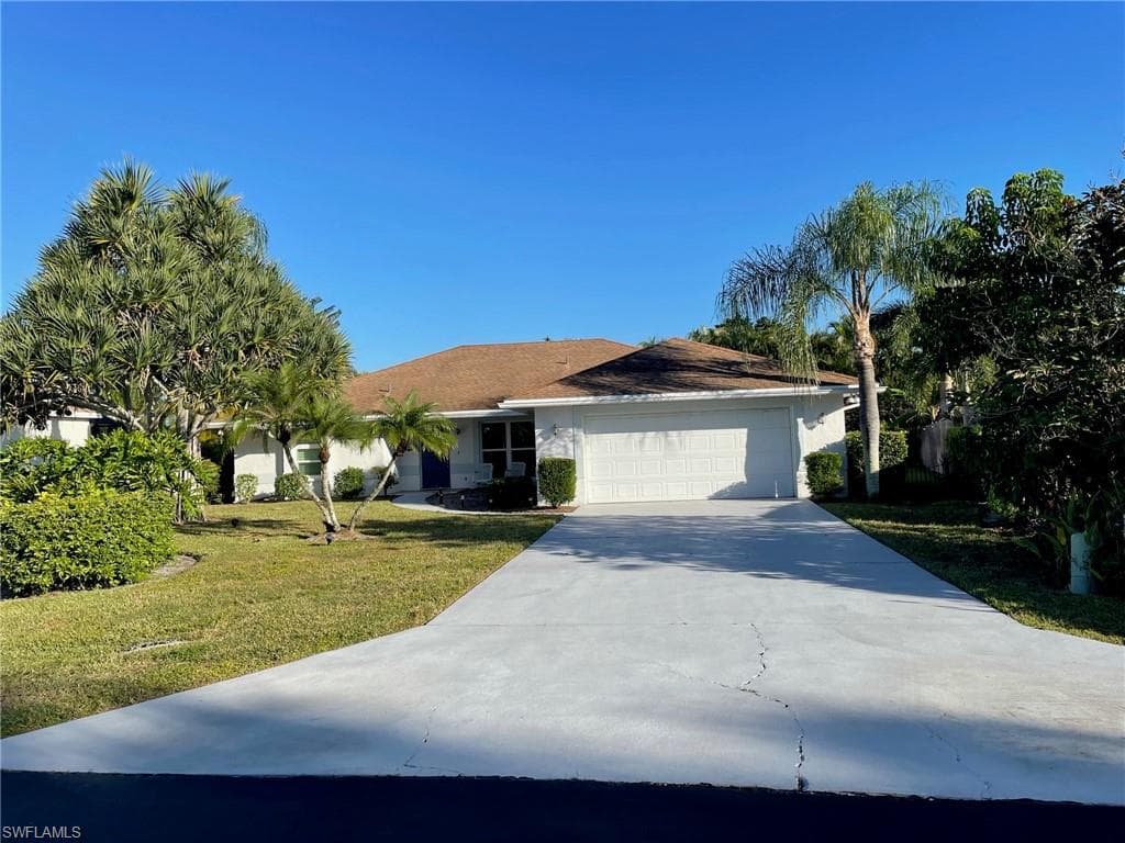 1010 Moon Lake DR NAPLES, FL 34104