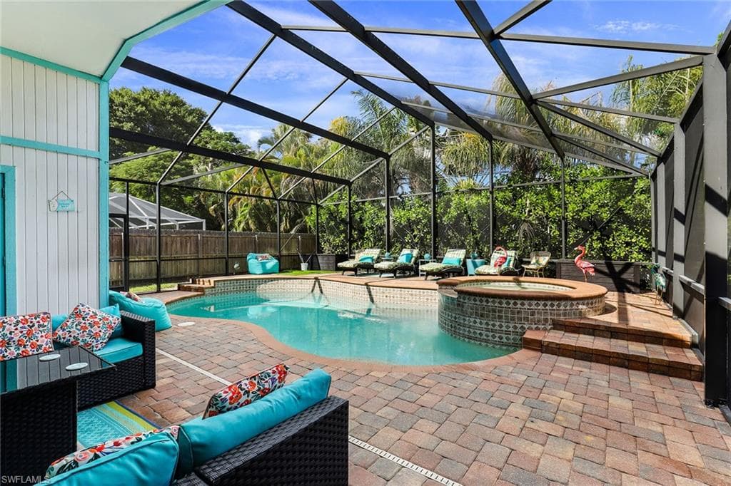 817 101st AVE N NAPLES, FL 34108