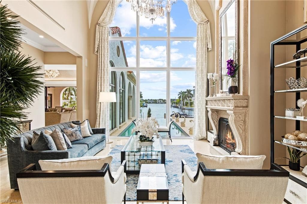 2450 Tarpon RD NAPLES, FL 34102
