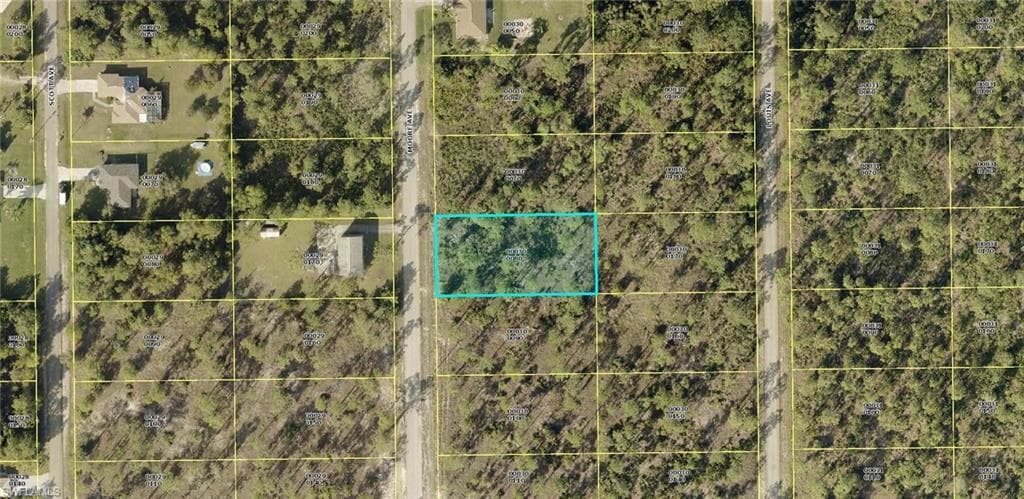 208 Moore AVE LEHIGH ACRES, FL 33936