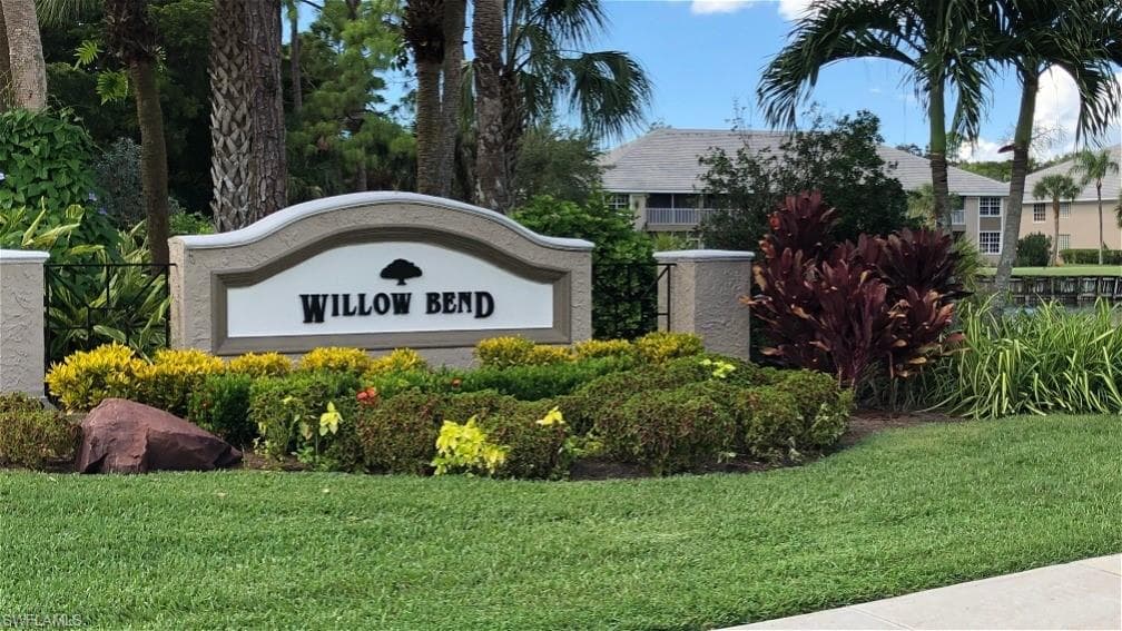 1920 Willow Bend CIR 1-204 NAPLES, FL 34109