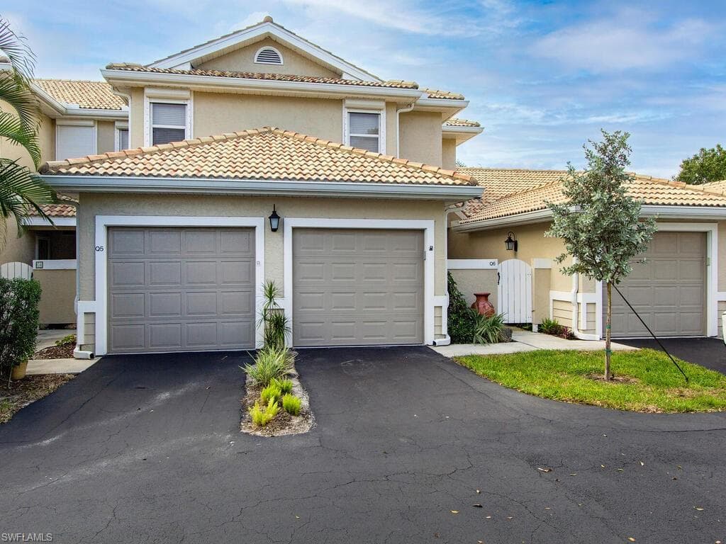 357 Emerald Bay CIR Q6 NAPLES, FL 34110