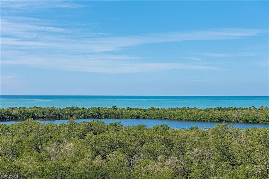 6597 Nicholas BLVD 904 NAPLES, FL 34108