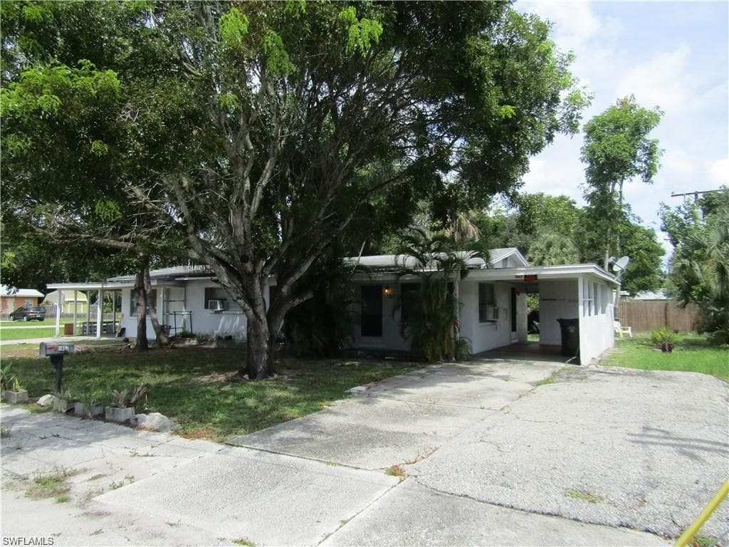 1867 Lafayette ST FORT MYERS, FL 33901