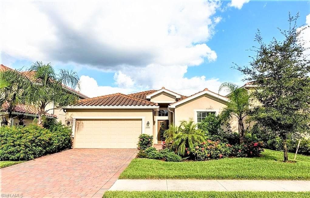2382 Heydon CIR E NAPLES, FL 34120
